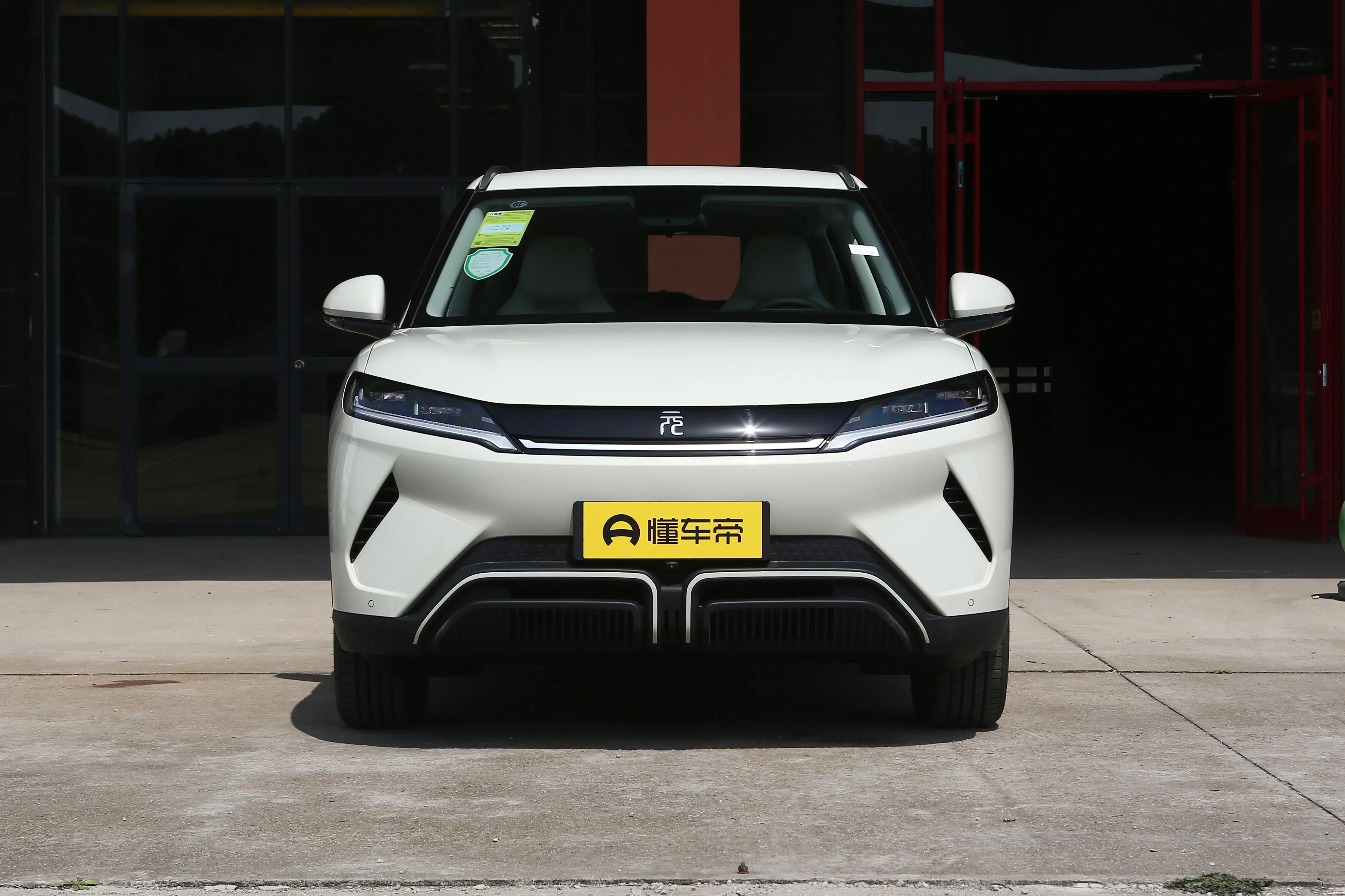 比亚迪再添新丁,元UP上市,定位小型SUV,最高续航401km
